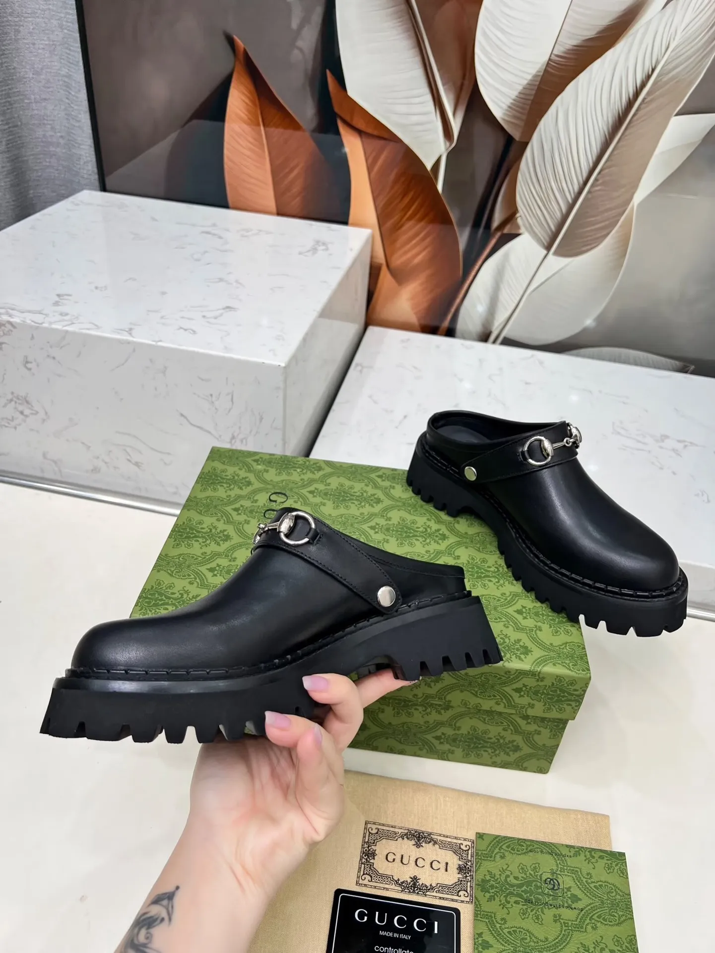 👟👟Ex-factory price 480👟👟 GUCCI British-style fashion slippers, lazy design back stumbling ➕thick sole increased height, empty back shape looming with exposed ankles, super cool when walking, age-neutral style, wide audience, Fabric: cowhide, mercerized cow suede Lining/foot pad: cowhide Outsole: foam outsole Heel height: 5cm Number of yards: 35-42 (customized numbers at both ends) Color: 4 colors available: black, brown, and military green Packing: card, bag